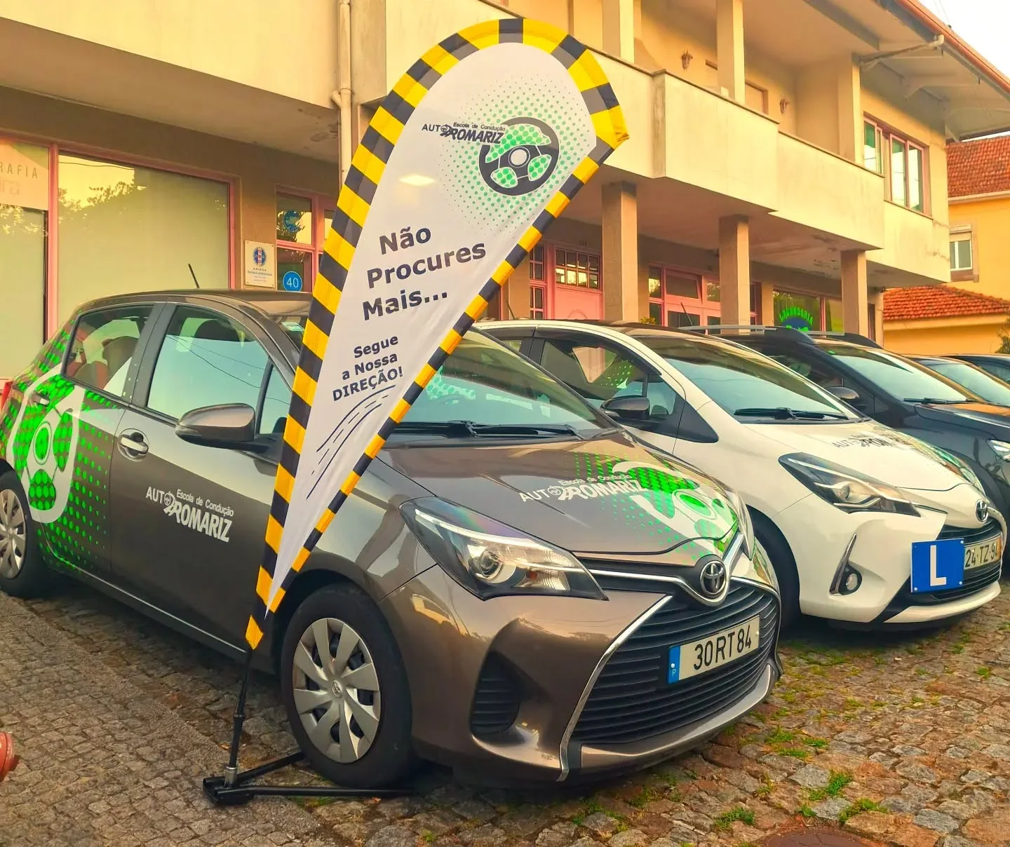 Carros da Escola Auto-Romariz